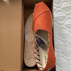 Toms size 10 woman’s